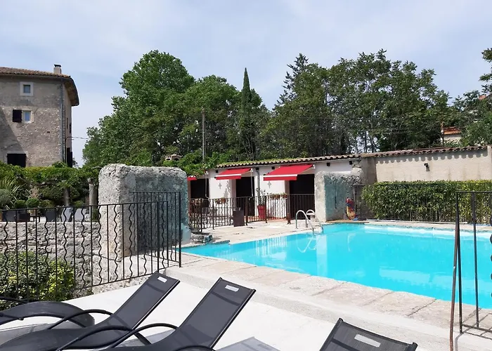 Logis Des Magnans - Deux Familiales Communicantes Pour 4 Ou 5 Personnes *